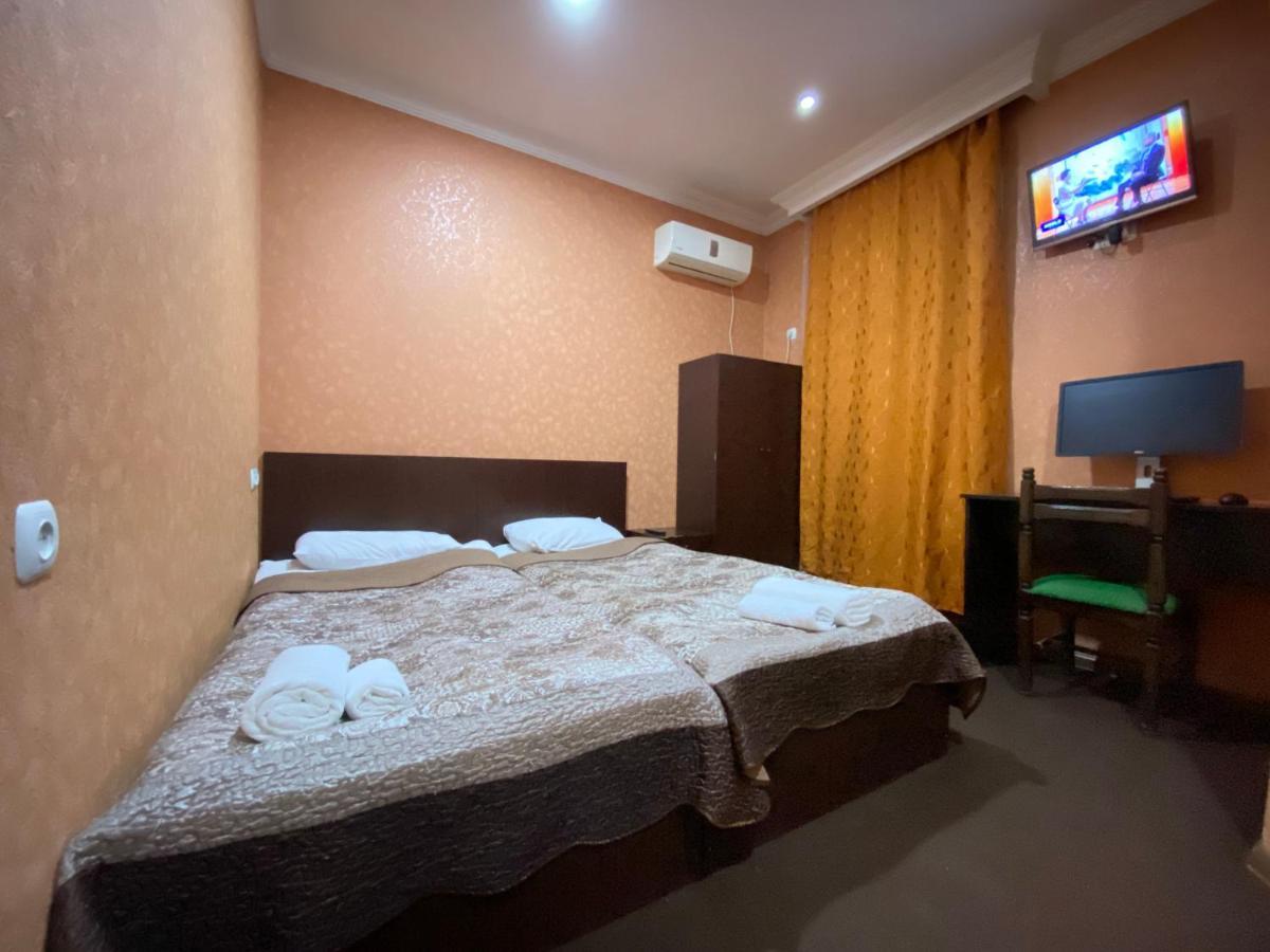 Hotel Shalimar ティビリシ エクステリア 写真
