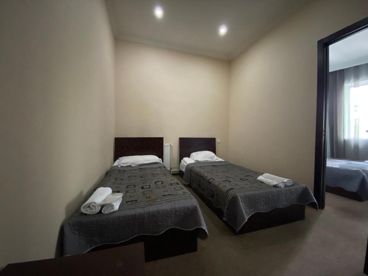 Hotel Shalimar ティビリシ エクステリア 写真