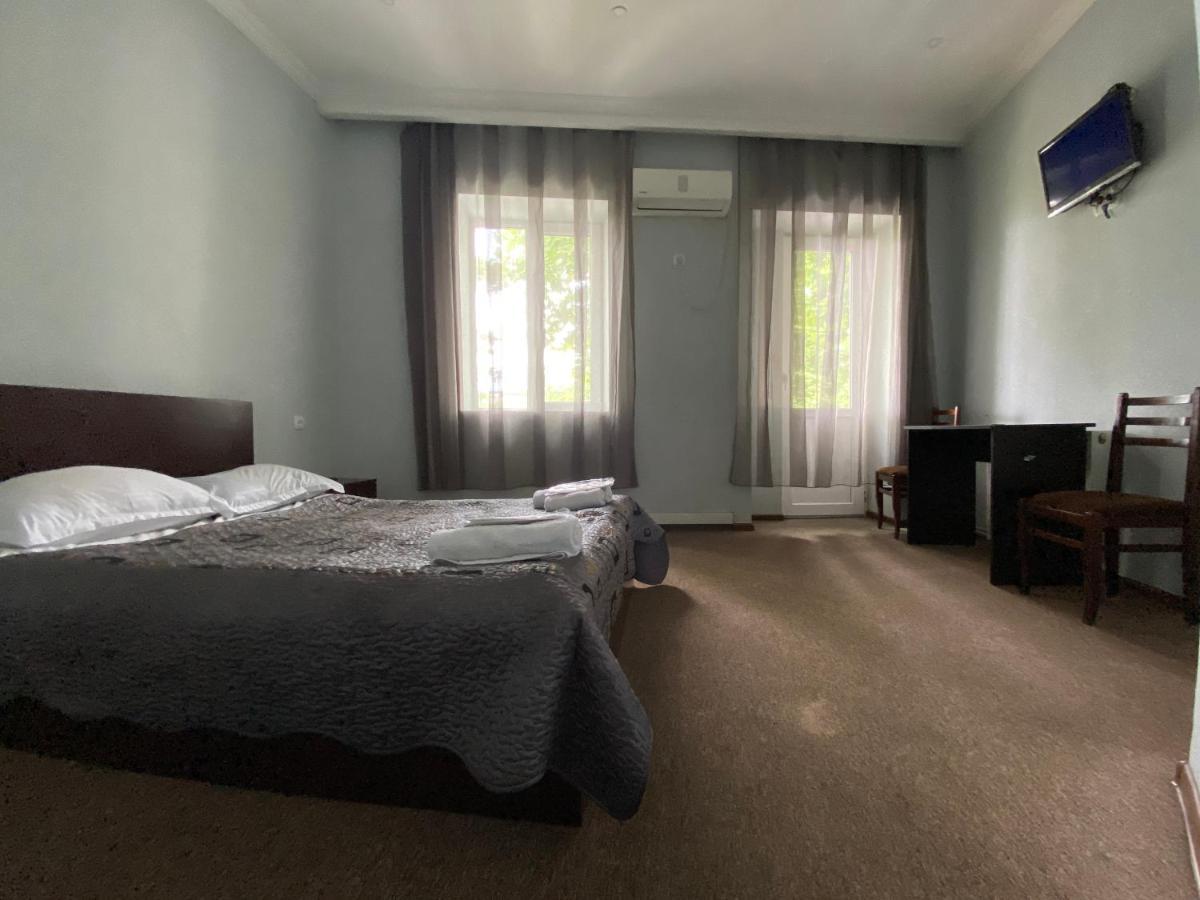 Hotel Shalimar ティビリシ エクステリア 写真