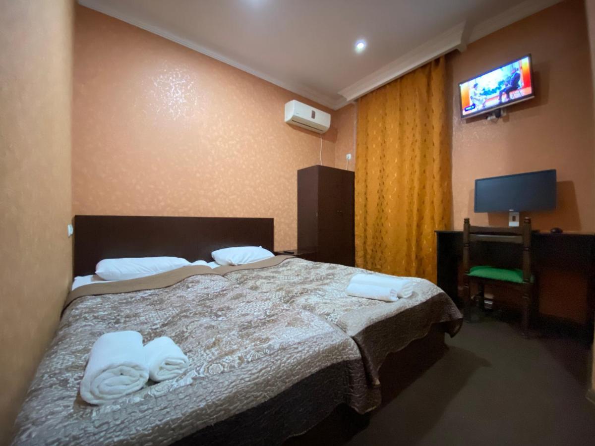 Hotel Shalimar ティビリシ エクステリア 写真