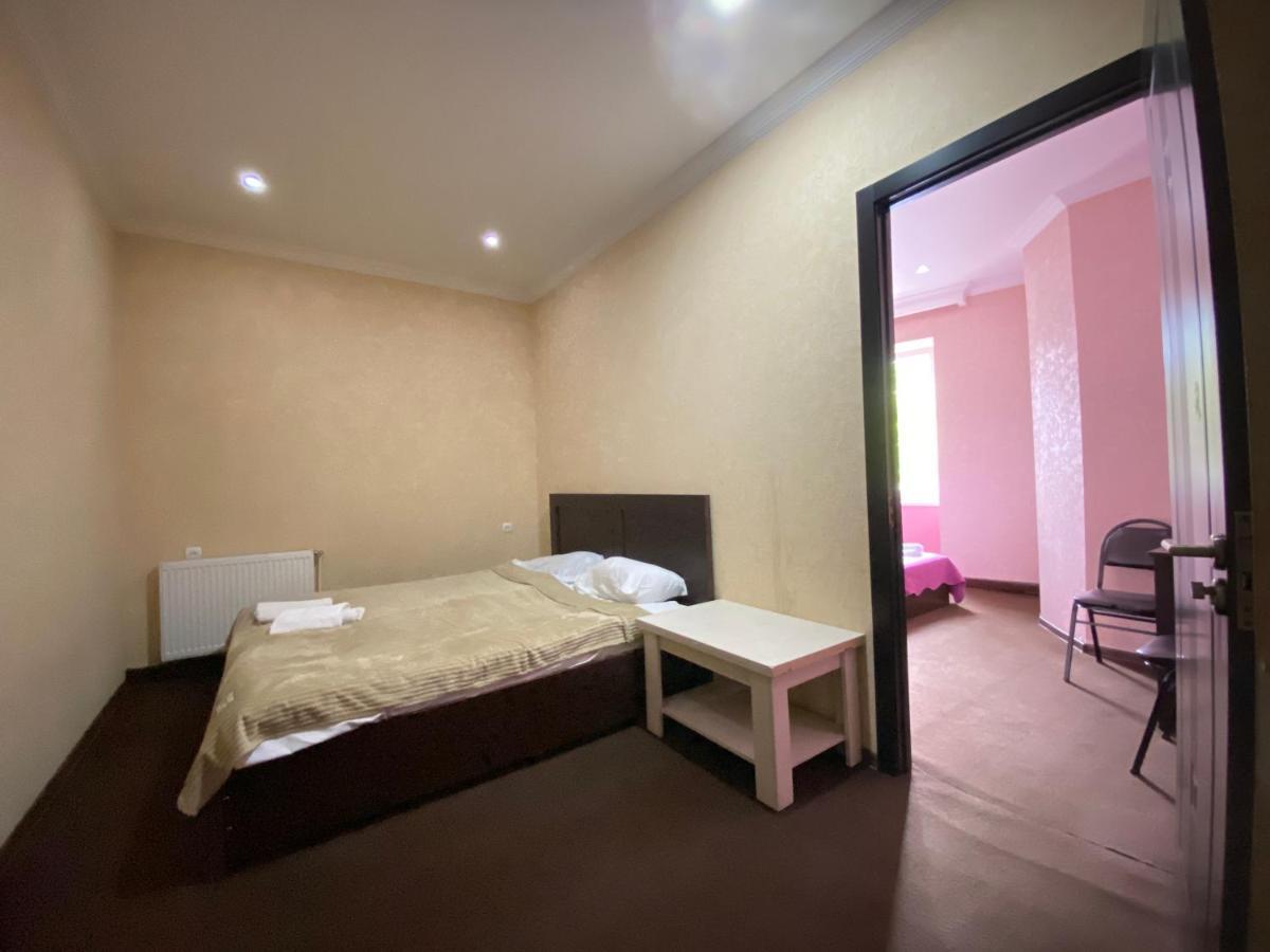 Hotel Shalimar ティビリシ エクステリア 写真