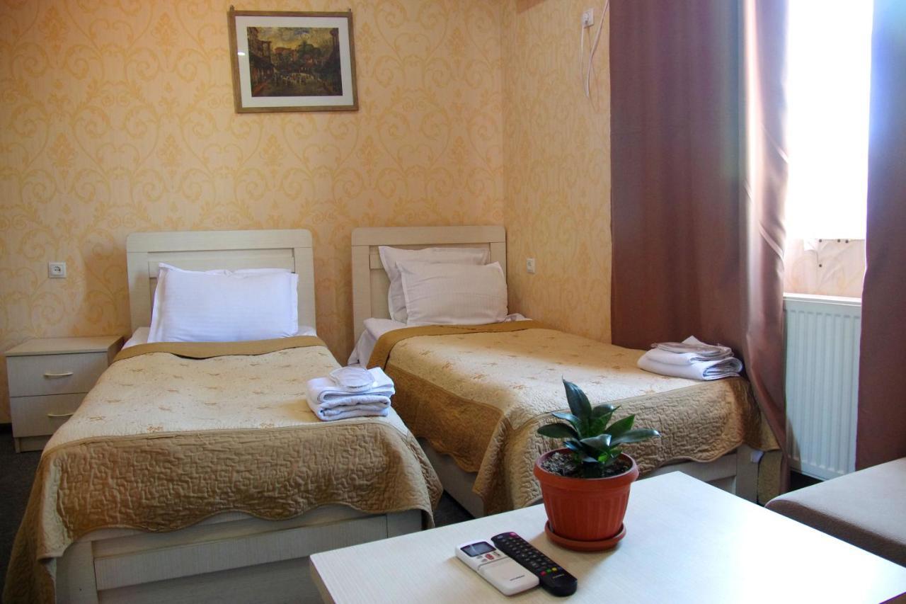 Hotel Shalimar ティビリシ エクステリア 写真